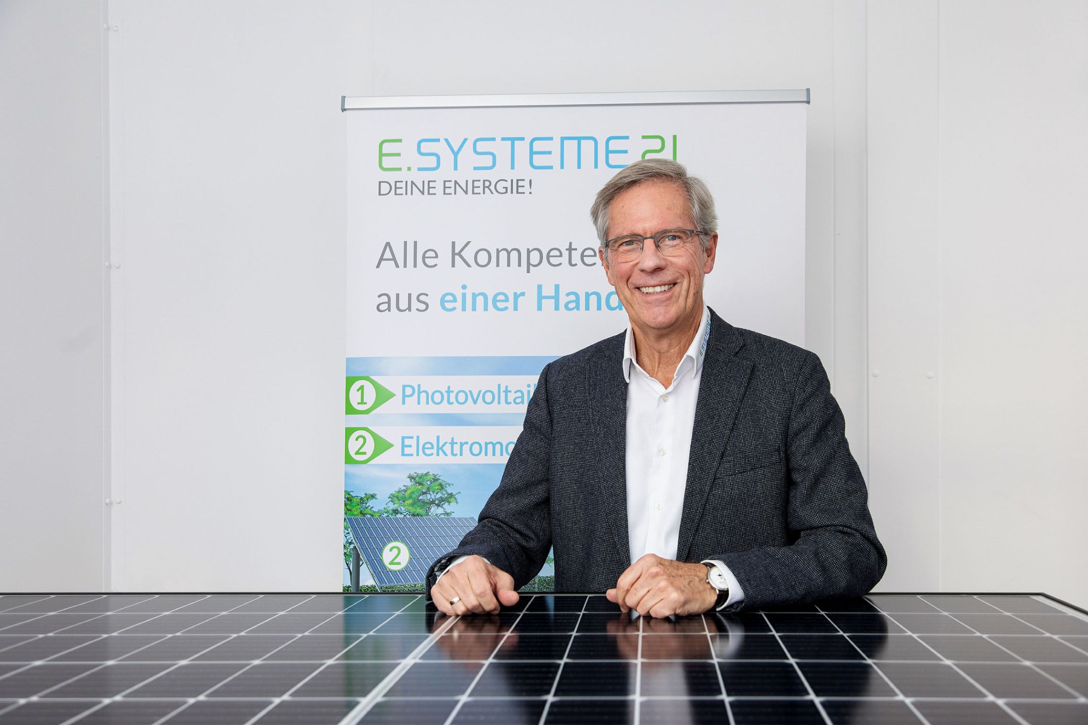 Geschäftsführer Norbert Unterharnscheidt ist mit seinem Unternehmen völlig energieautark.